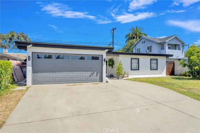 923 Hallwood Avenue, Pomona, CA 91767