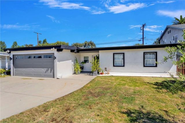 923 Hallwood Avenue, Pomona, CA 91767