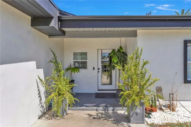 923 Hallwood Avenue, Pomona, CA 91767