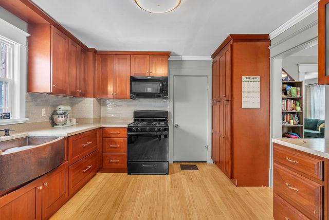 14 N Michigan Street, La Crosse, IN 46348