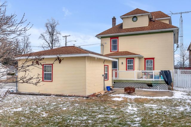 14 N Michigan Street, La Crosse, IN 46348