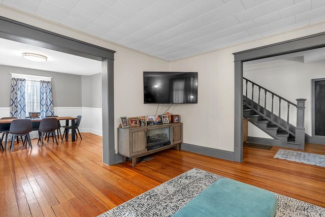 14 N Michigan Street, La Crosse, IN 46348