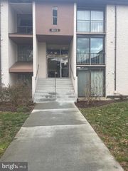 8015 MANDAN RD ##202, Greenbelt, MD 20770