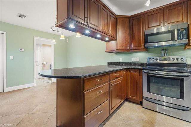 1702 Park Meadows DR # 1, Fort Myers, FL 33907