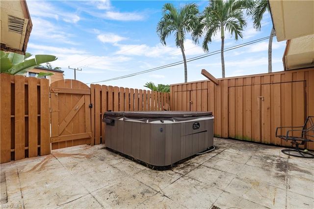 1702 Park Meadows DR # 1, Fort Myers, FL 33907