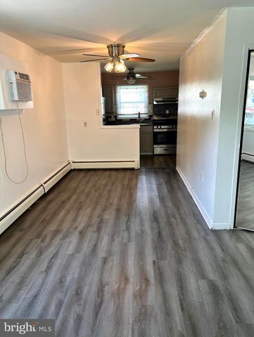 5619 MITCHELL RD, Levittown, PA 19057