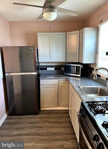 5619 MITCHELL RD, Levittown, PA 19057