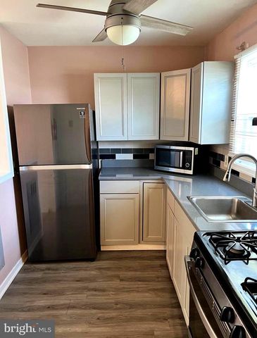 5619 MITCHELL RD, Levittown, PA 19057