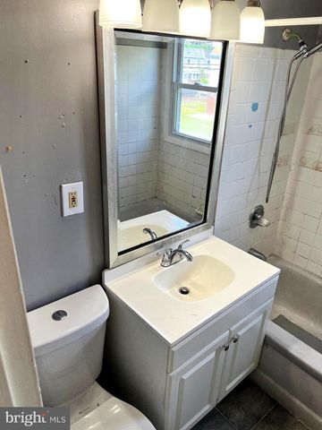 5619 MITCHELL RD, Levittown, PA 19057