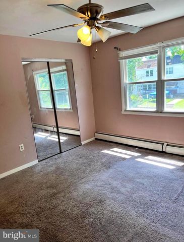 5619 MITCHELL RD, Levittown, PA 19057