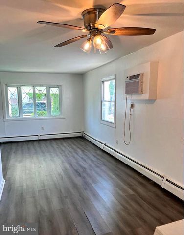 5619 MITCHELL RD, Levittown, PA 19057