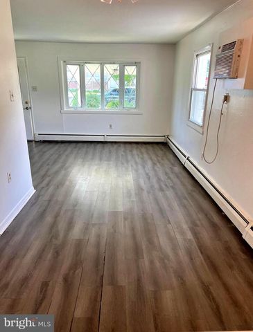 5619 MITCHELL RD, Levittown, PA 19057