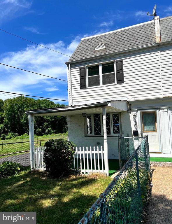 5619 MITCHELL RD, Levittown, PA 19057