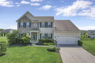 135 Tassel View Street, Pataskala, OH 43062