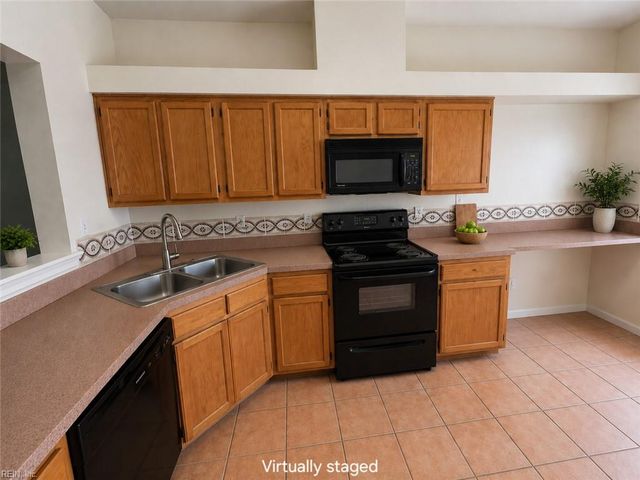 480 Rivers Ridge CIR, Newport News, VA 23608
