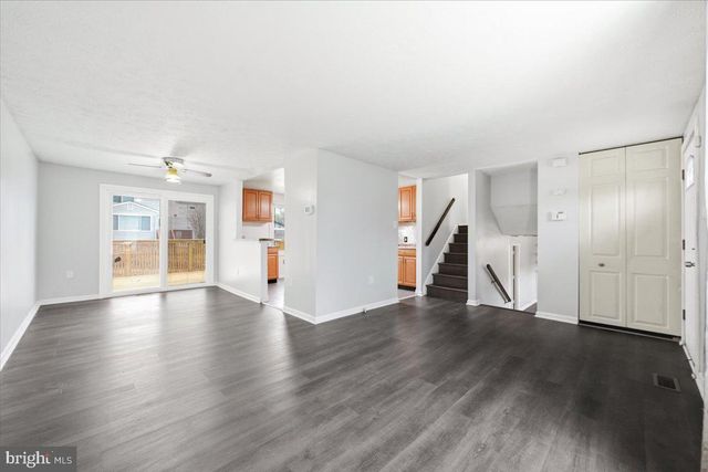 8624 IRVIN AVE, Lanham, MD 20706