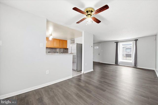 8624 IRVIN AVE, Lanham, MD 20706