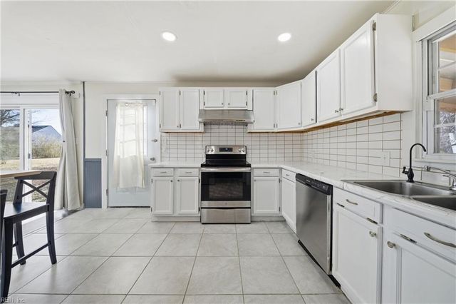 3932 Pierce LN, Chesapeake, VA 23321