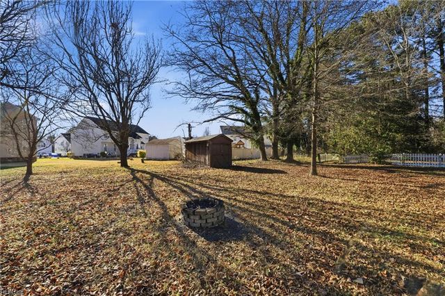 3932 Pierce LN, Chesapeake, VA 23321