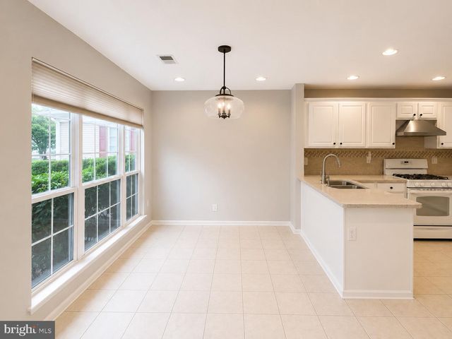 141 COBURN RD, Pennington, NJ 08534