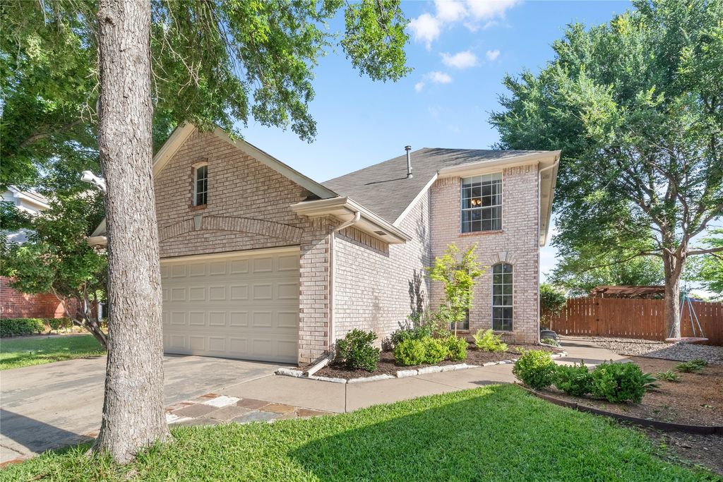5301 Ficus Drive, Fort Worth, TX 76244