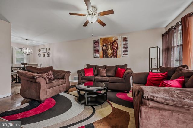103 MEMORIAL DR, New Castle, DE 19720