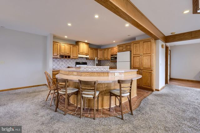 2788 N COLEBROOK RD, Manheim, PA 17545