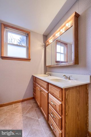 2788 N COLEBROOK RD, Manheim, PA 17545