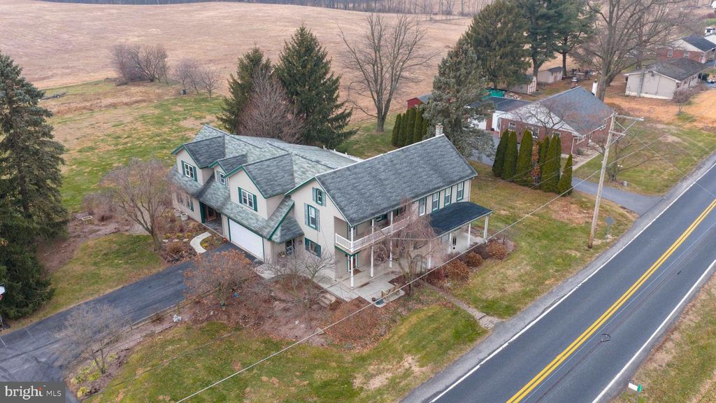 2788 N COLEBROOK RD, Manheim, PA 17545
