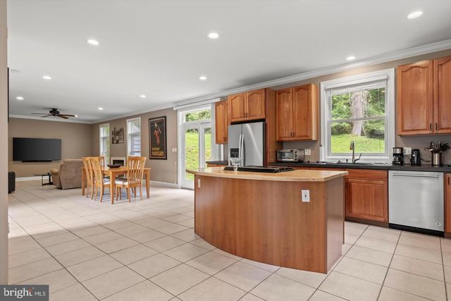 341 CENTRAL AVE, Glyndon, MD 21071