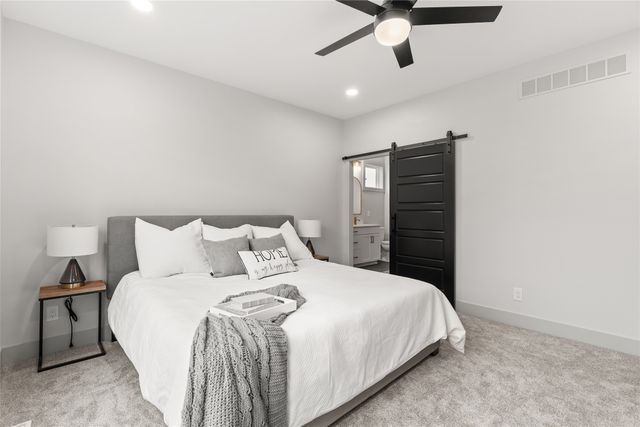 1282 S 92nd Street, West Des Moines, IA 50266