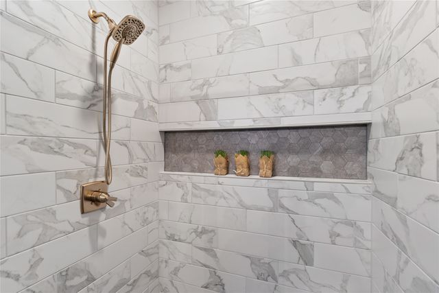 1282 S 92nd Street, West Des Moines, IA 50266