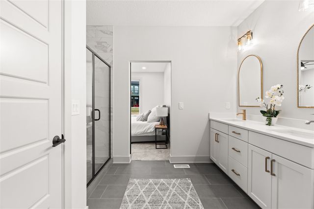 1282 S 92nd Street, West Des Moines, IA 50266