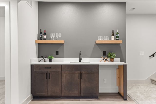 1282 S 92nd Street, West Des Moines, IA 50266