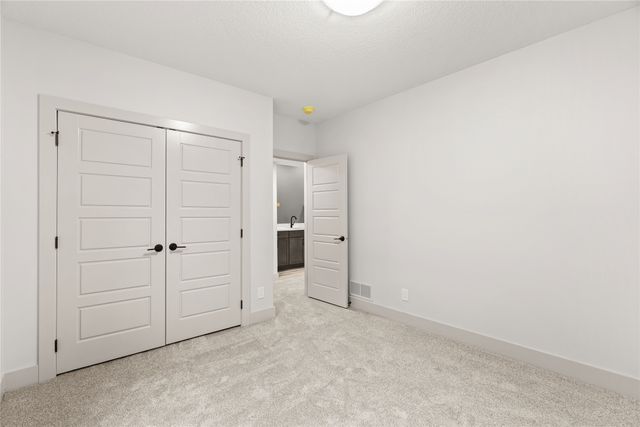 1282 S 92nd Street, West Des Moines, IA 50266