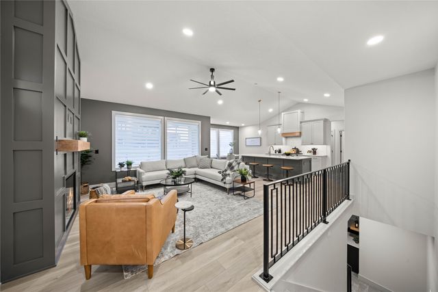 1282 S 92nd Street, West Des Moines, IA 50266