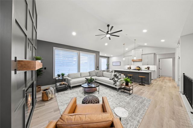 1282 S 92nd Street, West Des Moines, IA 50266