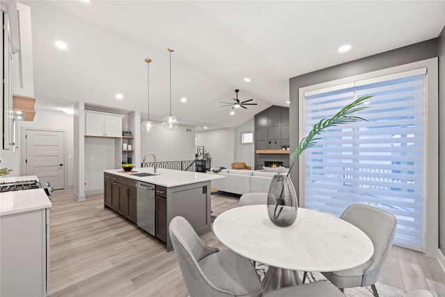 1282 S 92nd Street, West Des Moines, IA 50266