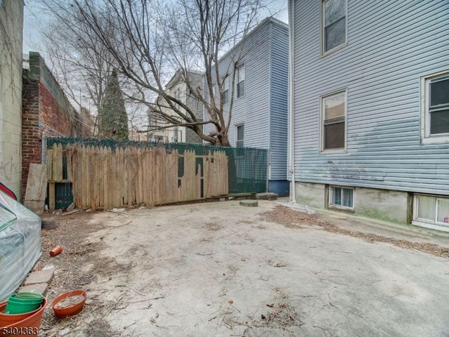 68 Lexington Ave, Jersey City, NJ 07304