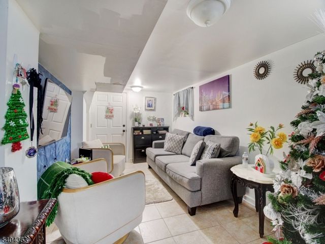 68 Lexington Ave, Jersey City, NJ 07304