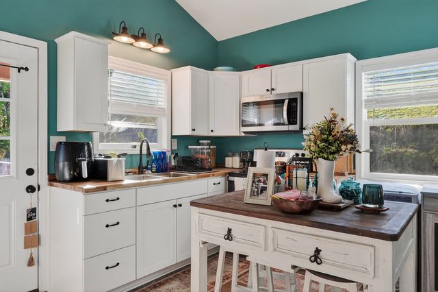 3820 Jefferson Rd, Smithville, TN 37166