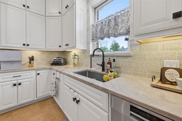 738 E Creekside Drive, Houston, TX 77024