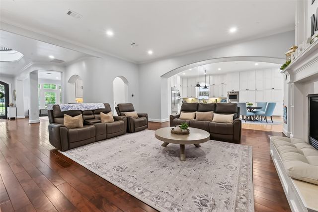 738 E Creekside Drive, Houston, TX 77024