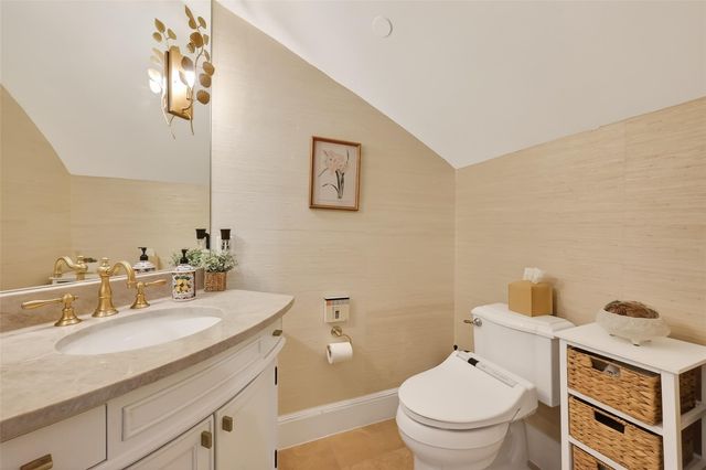 738 E Creekside Drive, Houston, TX 77024