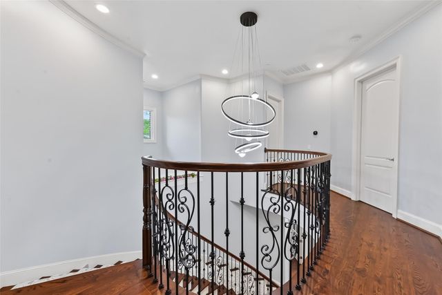 738 E Creekside Drive, Houston, TX 77024