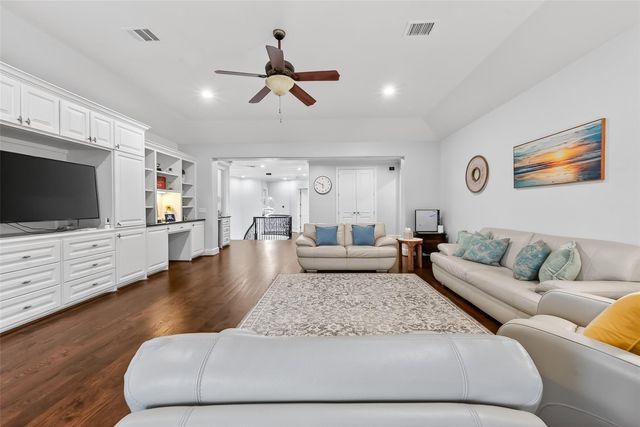 738 E Creekside Drive, Houston, TX 77024