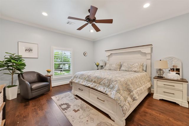 738 E Creekside Drive, Houston, TX 77024