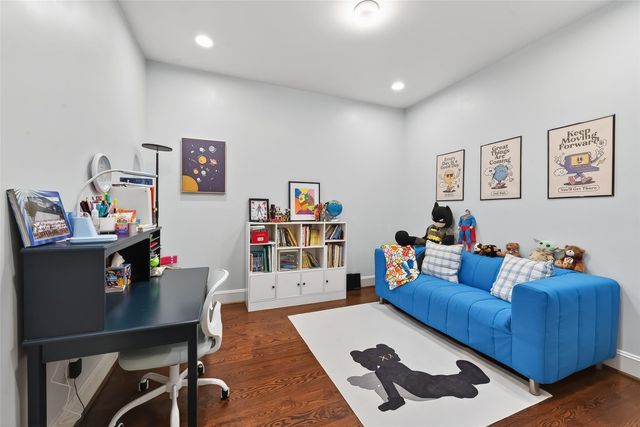 738 E Creekside Drive, Houston, TX 77024