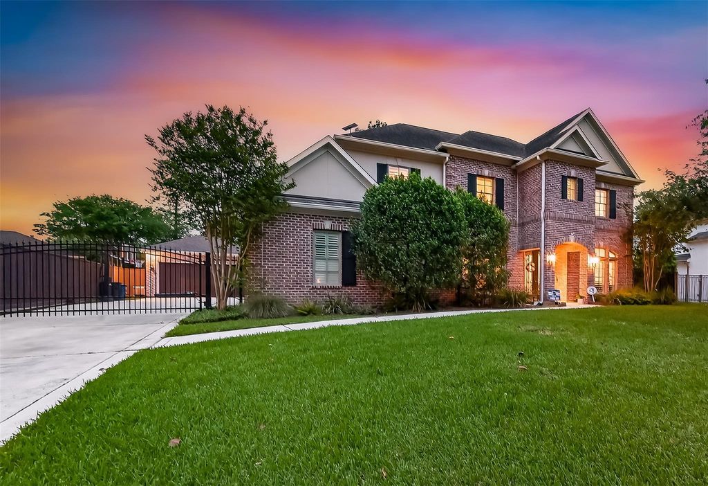 738 E Creekside Drive, Houston, TX 77024