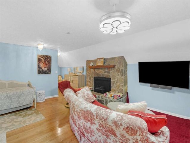 180 Roxboro Court, Fayetteville, GA 30215